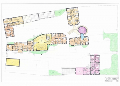 Uprostřed nad jídelnou je navržen malý divadelní prostor. Vpravo nahoře je na půdorysu původní stodoly navženo ubytování pro dobrovolníky a hosty