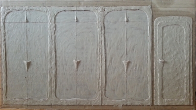 Modelo de puertas de armarios empotrados y puertas entre habitaciones en la planta baja.